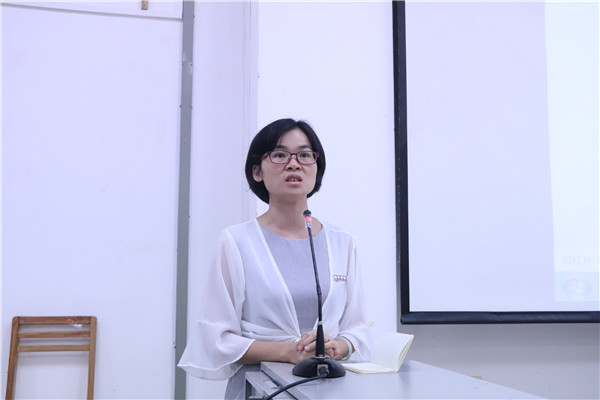 图二:梁信舅老师讲话.jpg